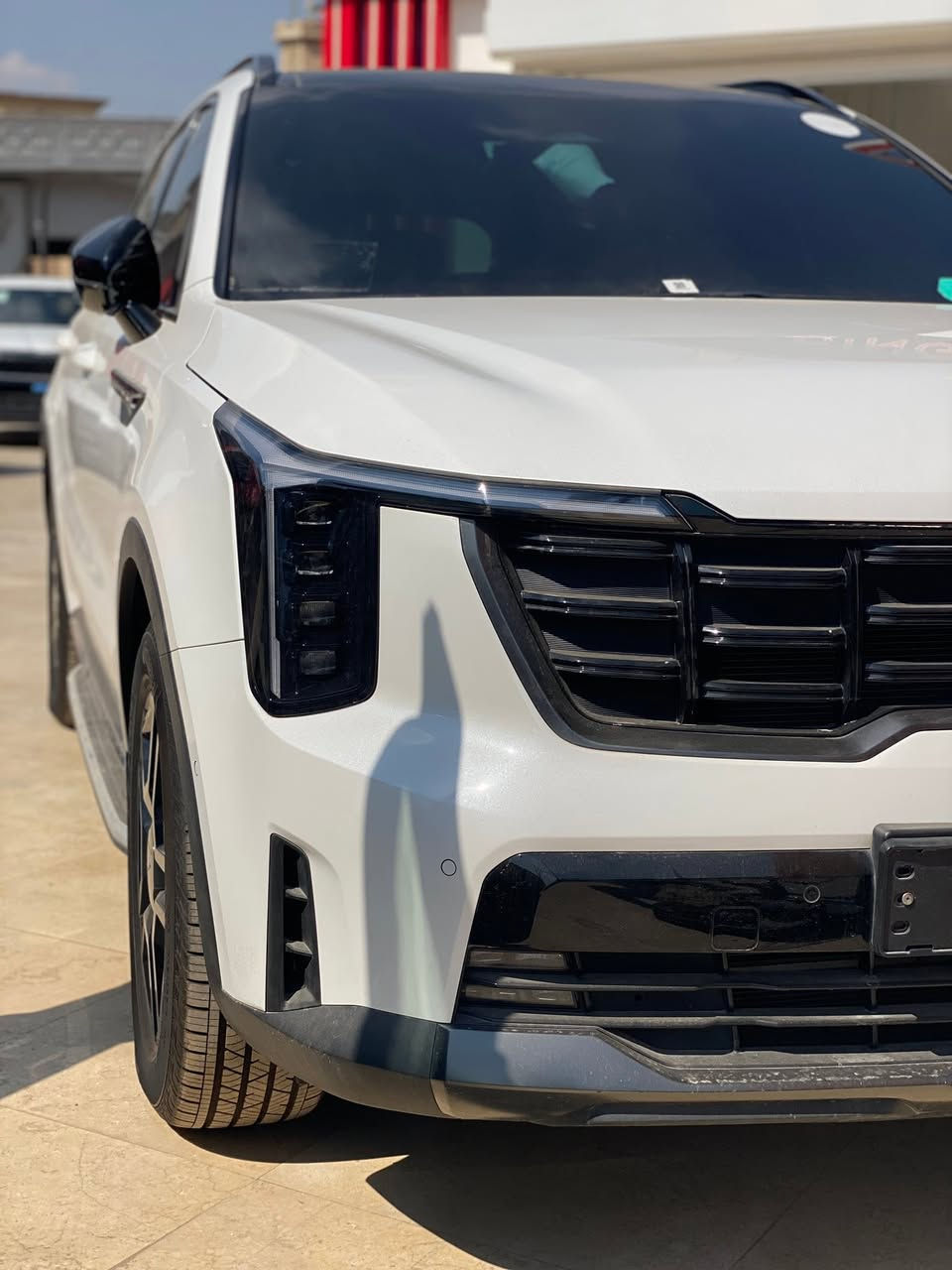 🔥 كيا سورينتو 2024 / 2025 / 2026 استيراد بجميع الفئات 🔥
لو بتدور على SUV فخمة تجمع بين القوة، التكنولوجيا، والراحة العائلية.. يبقى كيا سورينتو هي اختيارك المثالي! 😍

✅ متوفر جميع الفئات
✅ ألوان: أبيض - أسود - شامبين
✅ أقل سعر في مصر
✅ استلام فوري خلال نصف ساعة فقط
✅ إنهاء جميع الإجراءات بأسرع وقت

🚘 مواصفات كيا سورينتو:

✔️ تصميم خارجي فاخر وجريء مع إضاءة LED كاملة وشبكة أمامية عصرية مميزة. (kia.com.eg)

✔️ مقصورة واسعة 7 راكب بخامات فخمة وتشطيبات راقية تناسب العائلة والسفر. (kia.com.eg)

✔️ شاشتين بانوراما 12.3 بوصة للعدادات والنظام الترفيهي مع Apple CarPlay وAndroid Auto. (kia.com.eg)

✔️ فتحة سقف بانوراما كهربائية تضيف إحساس بالفخامة والرحابة. (kia.com.eg)

✔️ نظام صوت Bose عالي الجودة لتجربة صوتية استثنائية. (kia.com.eg)

✔️ مقاعد جلد فاخر مع ذاكرة وتسخين وتبريد بالمقاعد في الفئات العليا. (kia.com.eg)

✔️ ناقل حركة أوتوماتيك متطور واستجابة ممتازة على الطرق السريعة وفي السفر. (kia.com.eg)

✔️ أنظمة أمان متقدمة تشمل:
ABS – EBD – ESC – TPMS – حساسات أمامية وخلفية – كاميرات ومساعدات قيادة متطورة. (kia.com.eg)

✔️ مساحة شنطة ضخمة مناسبة للعائلات والسفر والرحلات الطويلة. (kia.com.eg)

🔥 كيا سورينتو… فخامة كورية بمستوى سيارات أعلى بكثير من فئتها!

📞 للتواصل والحجز والاستعلام:
01149200773

🚨 الكميات محدودة والاستلام فوري… احجز عربيتك قبل نفاد اللون أو الفئة المطلوبة.


**إذا كنت صاحب هذا الإعلان وتريد حذفه لأي سبب، رجاءا أرسل رسالة إلى الدعم الفني**