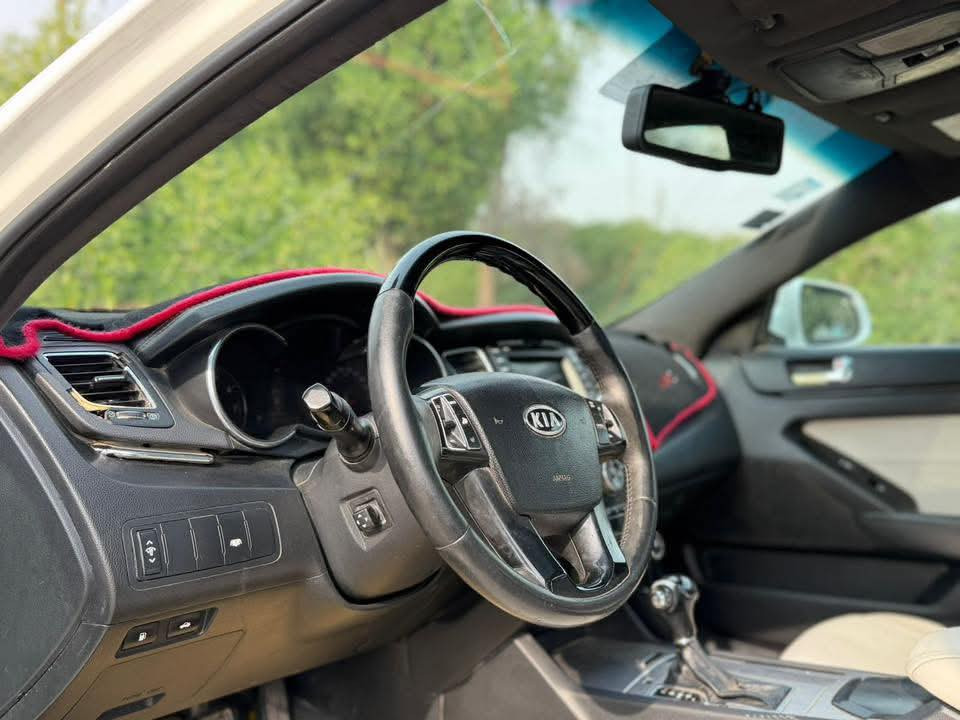 السلام عليكم كيا كادينزا للبيع موديل 2011 السيارة نضيفة جداً والسونار موجود بلمنشور
السعر 112$
للاستفسار 
***********
0770 505 3757
