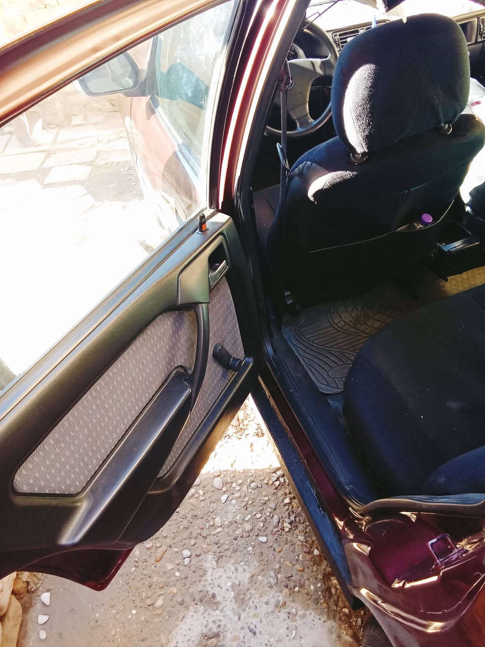 أوبل فكترا للبيع موديل 1992حجم المحرك 18 سيارة جاهزة من كلشي رقم بغداد باسمي سعر 50 ورقة  رقم الهاتف ***********
