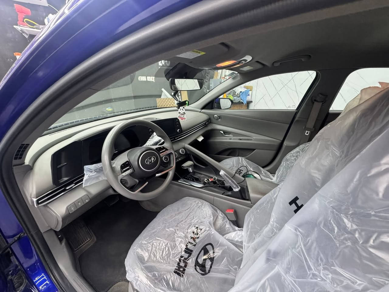 السلام عليكم
هونداي النترا للبيع موديل 2024 رقم بغداد

لون جويتي   دخول جديد  الحادث ربع البنيد بدون دواخل مصلح مصبوغ على كد الضربه ارباك استرن فقط راجع سستم اصلي 

المواصفات

شاشه الكتروني 

لد نهاري + لايت زنون 

فول تحكم استيرن

ثلاث انظمه قياده

السياره ماشيه 8 1 ميل فقط السياره زيرو

رادار امامي مع رادار جانبي 360 درجه

ويل كب توقف ذاتي عنده الاقتراب 

محرك 2000 دوش بانزين فقط

منافذ شحن 2 خلفي 

وباقي المواصفات المعروفه 

مكان السياره بغداد 

الهاتف/***********/0783220111
