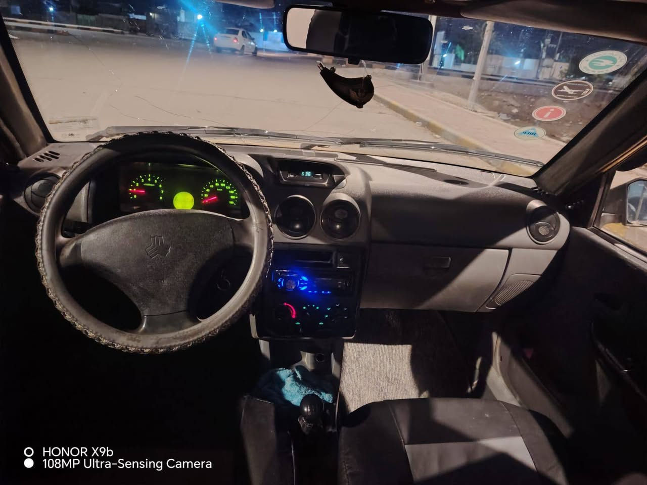 سلام عليكم سياره البيع سياره حلوه موديل 2012 حداديه وتخم تاير وتبريد وكهرباياته كله شغاله سنويه 27 مشروع وطني هيه  غرامات مصفره مكينه بيه خيط بخار ستوه بدايه كير جديد رقم میسان سعر 18وبیه مجال قلیل *********** متواجد واتساب العنوان ميسان العماره
