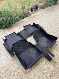 أرضيات كورلا من موديل 20الى 25يرهم السعر 40ألف قفل 07708987243 مكان حي...