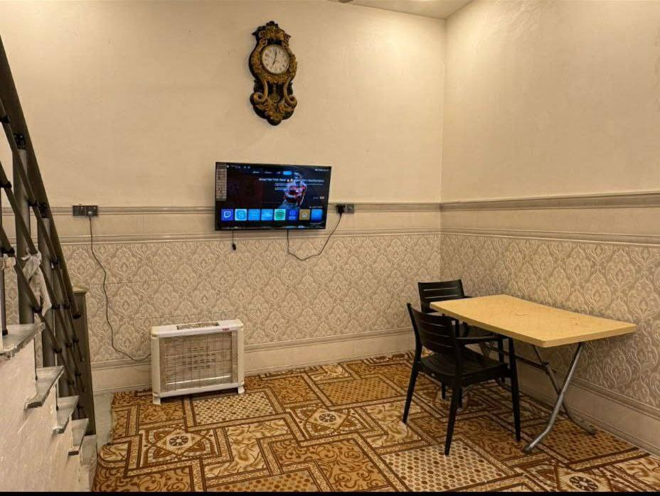 🏠 بيت للبيع – حي الإمام_طابوصرف

📐 المساحة: 100 متر
🏗 طابقين
📏 الواجهة: 5 م
📏 النزال: 20 م
📍 الموقع:
رابع دار عن شارع حي الإمام الرئيسي

🔹 تفاصيل الطابق الأول:
غرفة نوم (4 × 5 م)
مطبخ (4.5 × 3.5 م)
هول (5 × 4 م)
استقبال (5.5 × 3.5 م)
حمام داخلي (1.5 × 2 م)
حمام خارجي
🔹 تفاصيل الطابق الثاني:
غرفة نوم (4 × 5 م)
غرفة نوم (5 × 4.5 م)
هول كبير
حمام (1.5 × 2 م)
📞 للاستفسار:
***********
