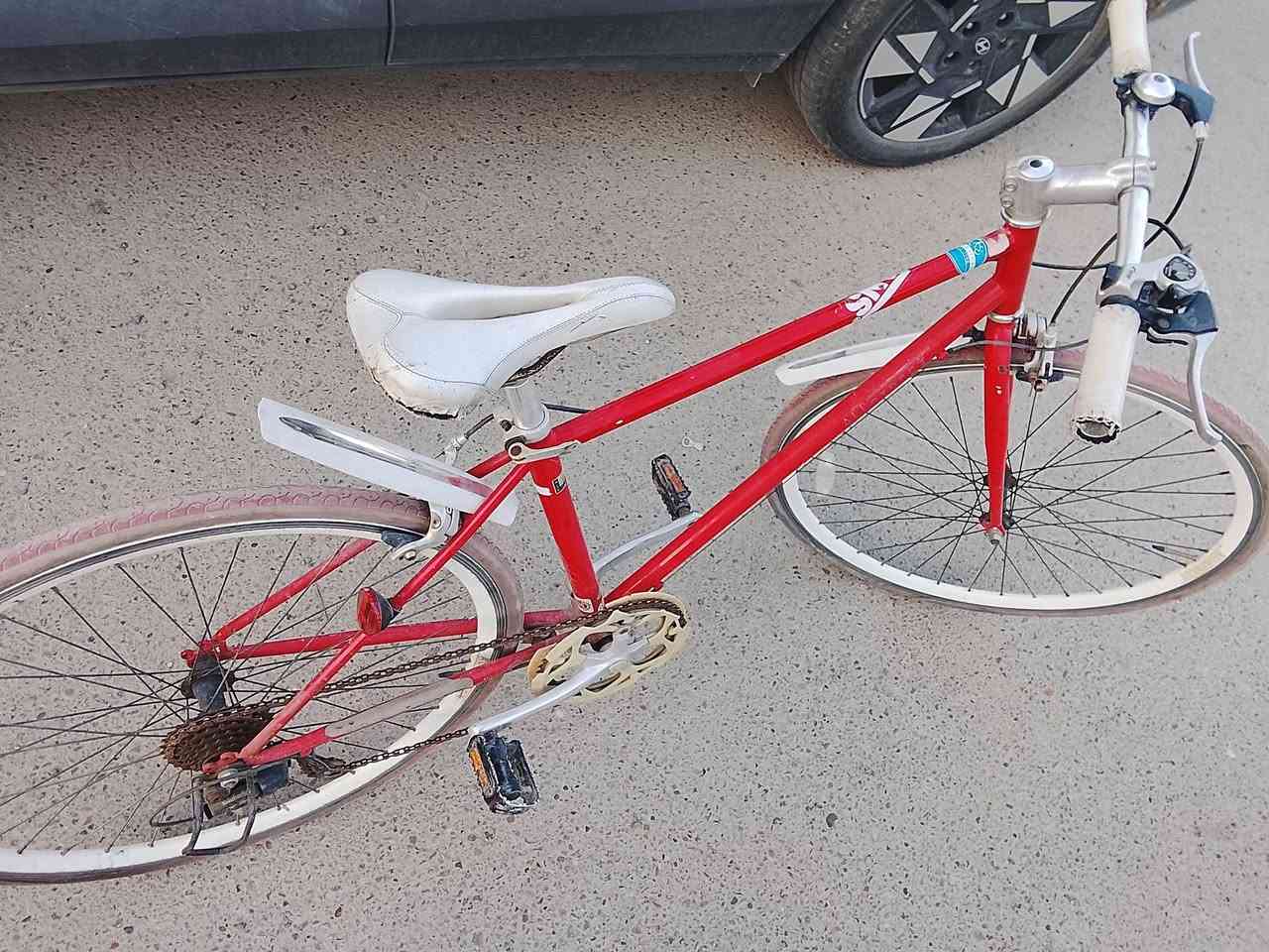 بايسكل ياباني c700 بالة غير مستخدم داخل العراق نضيف مكاني بغداد المنصور السعر 85 بي مجال بسيط للاستفسار ***********
