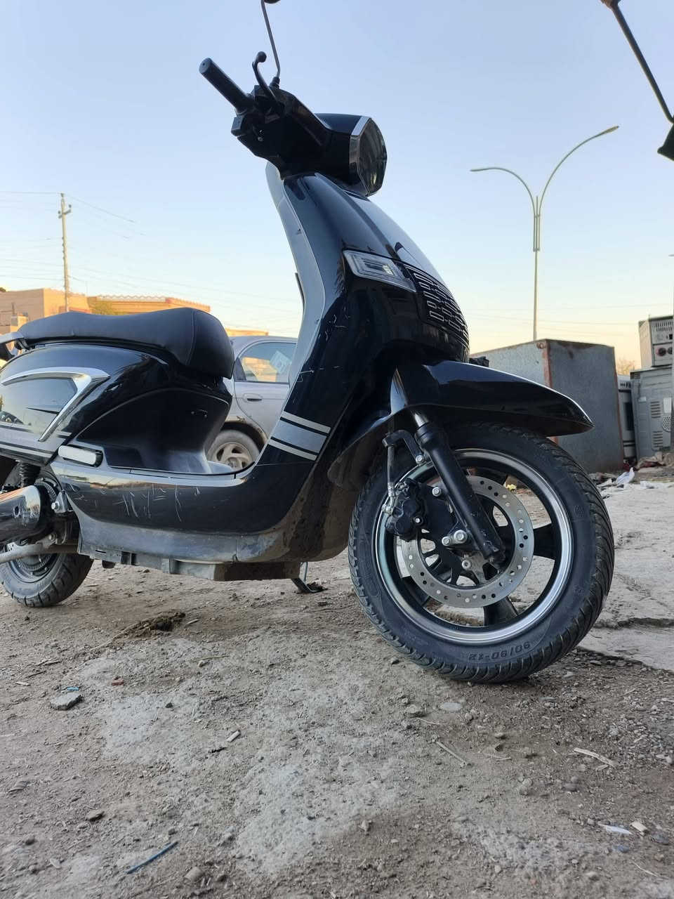 السلام عليكم
موطور شحن للبيع 
شركه النسر العربي
ملف 2000 واط حقيقي 
6 بطاريات كبار 20 امبير 
سرعه 55 حقيقي
شاشه ديجيتال
كوالتي عالي ومتانه
السعر 900 وبي مجال
 العنوان تكريت قضاء العلم
الرقم ***********
