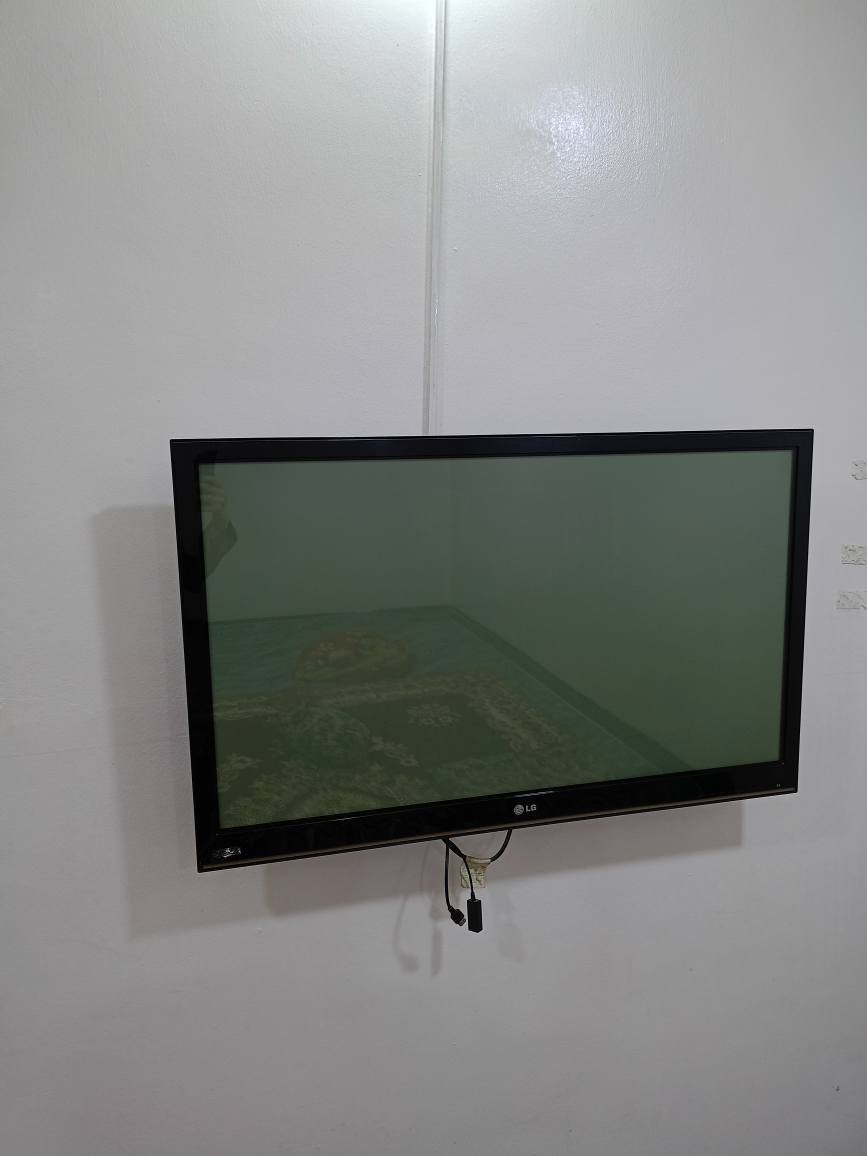 تلفیزیۆن شاشە42بێ عەیب سعری70هەزار مەجال شوێن کەرکوک *********** كركوك, العراق
