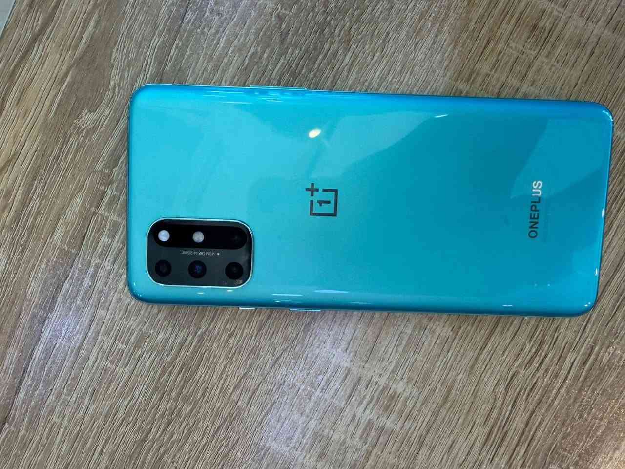 ✅ أبرز مواصفات الوحش OnePlus 8T:
• الذاكرة العملاقة: 256GB تخزين مع 12GB RAM (أداء سلس وبدون تعليق).
• الشاشة: Fluid AMOLED بتردد 120Hz لأسرع تجربة تصفح وألعاب.
• المعالج: Snapdragon 865 الداعم لشبكات الـ 5G.
• كامره 4k 60 اطار  بي فقط هاي لضربه باقي كله مكفول 
مكاني بغداد الكرادة *********** موجود واتساب فقط او مازنجر السعر 130 قفل
