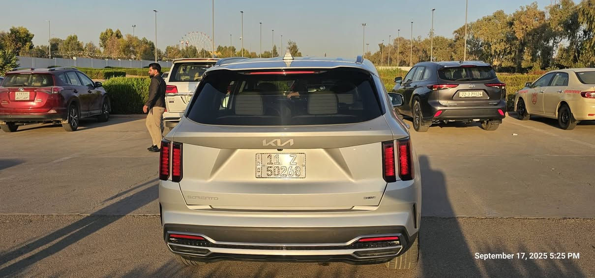 السلام عليكم
للبيع كيا سورينتو 2024
وارد أمريكي لون سلڤر
هايبرد محرك 1600 توربو
حادثها باب خلفي أيسر مصبوغ
تفويلة السيارة تمشيك أكثر من 900 كيلومتر
بالصيف تمشيك 750 كيلومتر
كراسي عدد 6 راكب
الكراسي الأمامية كهرباء وتدفئة
الكراسي الخلفية منفصلة VIP 
تبريد مركزي
رادارات 360 درجة
توقف ذاتي 360 درجة
مغادرة مسار ونقطة عمياء
مودات قيادة عدد 4
فور ويل AWD
داخل بيجي
حساسات أمامي وخلفي
لايتات زينون وليد نهاري 
بروجكترات أمامية زينون
السيارة ماشية 37000 كيلومتر قابل للزيادة
السعر 26600 دولار مجال بسيط
للاستفسار الاتصال على الرقم
***********
