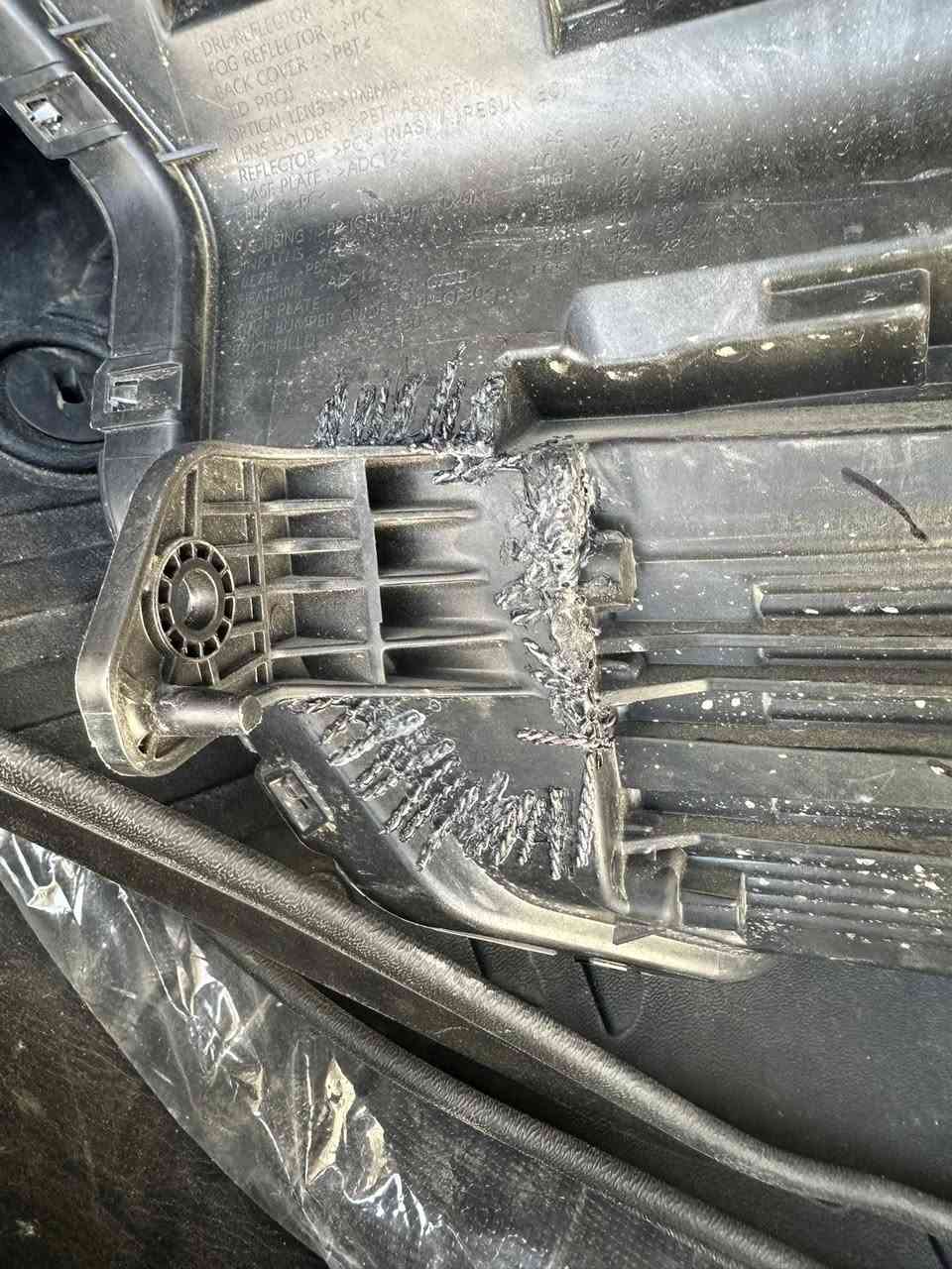 السلام عليكم شباب
لايت كي فور جي تي لاين تيربو مال فول 6 عدسات 
تك واحد صفحة اليمنه للبيع ***********
