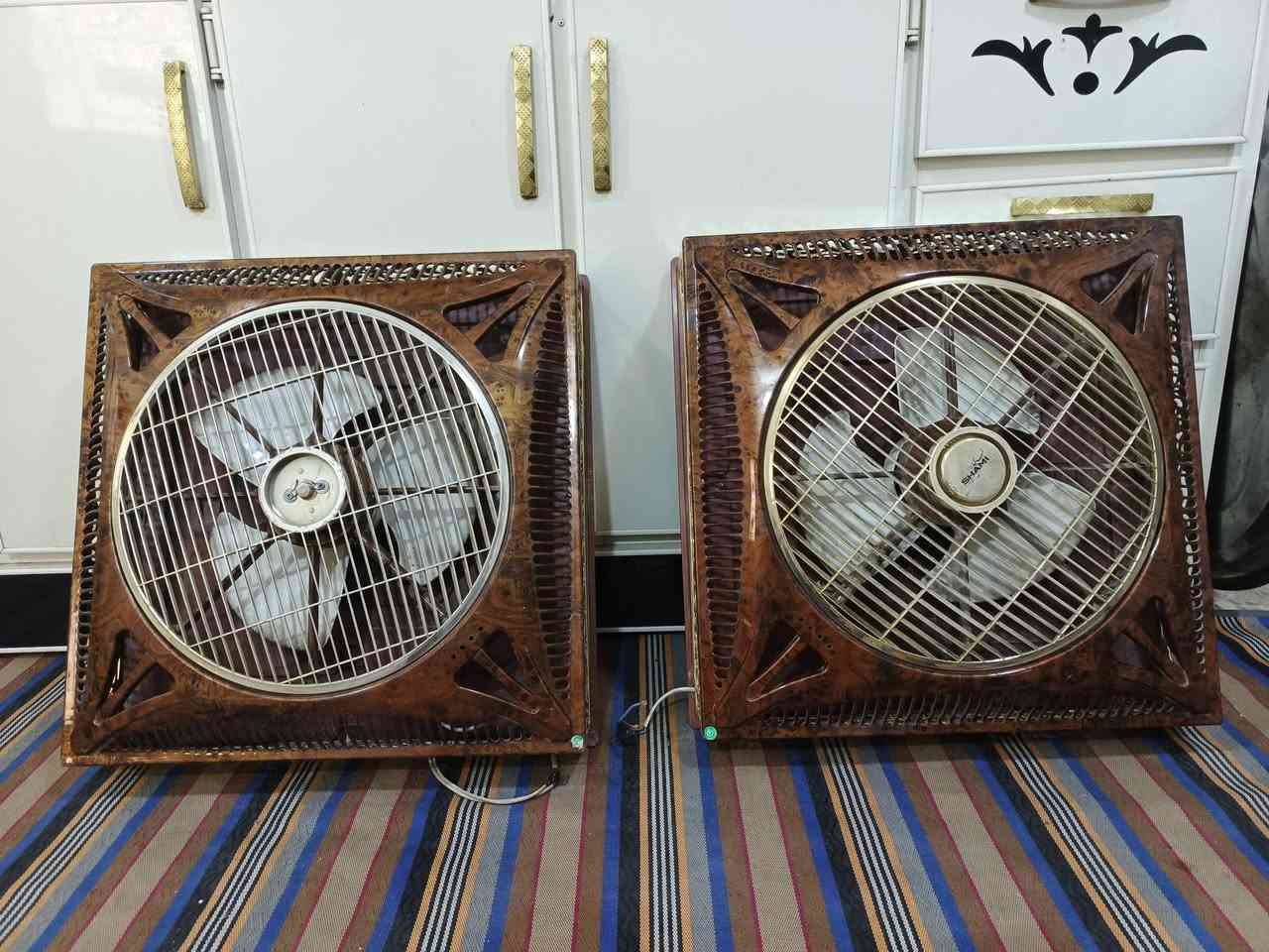 السلام عليكم غراض نضيفة للبيع بنكات سقوف ثانوية ( سقفية) نوع شامي حجم كبير
جنط سفر وحده مابيها شيء، والثانية فقط سحابة خارجية
مراسلة الصفحة او الاتصال على الرقم ‏‪***********‬‏
