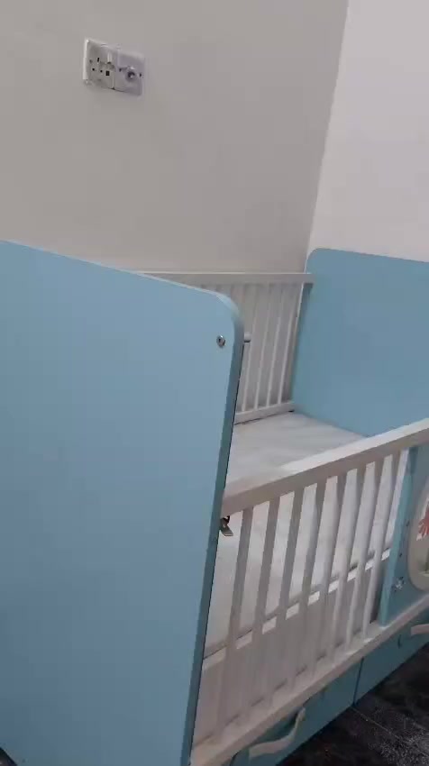 سلام عليكم
سرير طفل للبيع مع مندر جديد بالغلاف
مكاني الكاظمية


**إذا كنت صاحب هذا الإعلان وتريد حذفه لأي سبب، رجاءا أرسل رسالة إلى الدعم الفني**