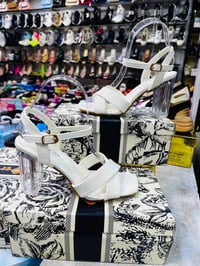 صندل نسائي كعب عالي • مقاسات ٣٧-٤١ • موديل ٢٠٢٦