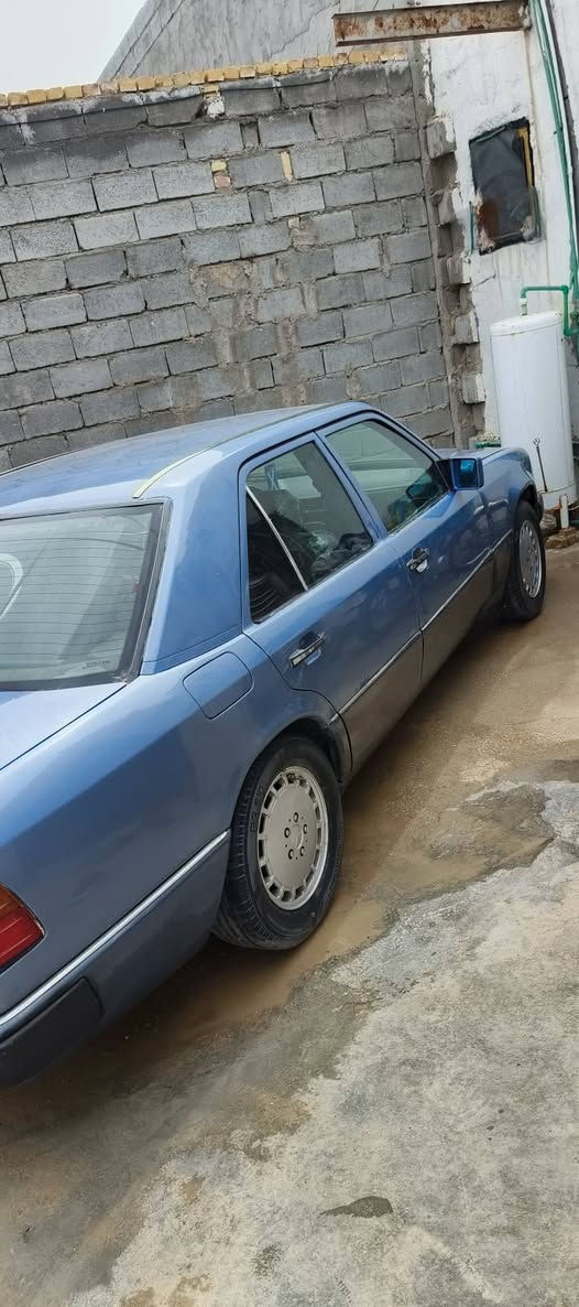 السلام عليكم مارسدس دب موديل 87 مكينه محور مكينه كير حداديه تايرات جدد سياره حلوه جاهزه بيه بس عاعده الدبل اليمن  مصلحه فقط السعر 55 وبيه مجال مكاني كربلاء للاستفسار على الرقم***********
