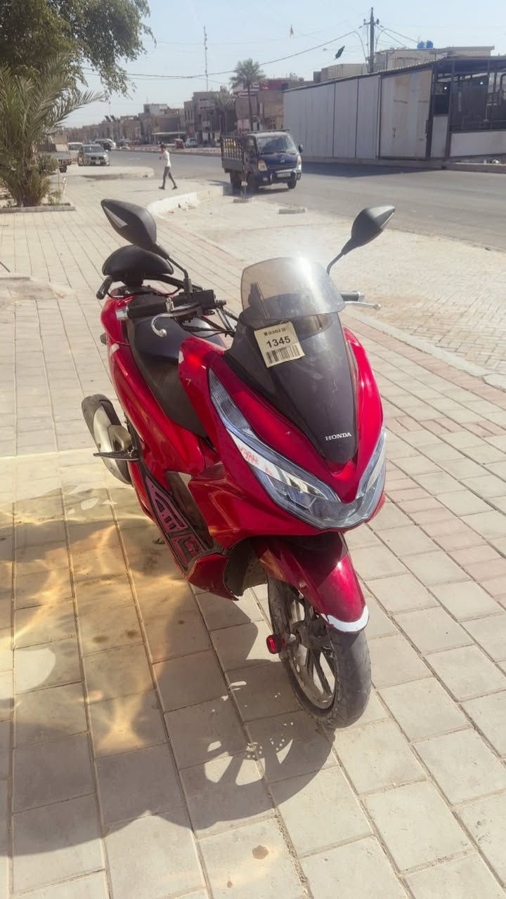 سلام عليكم 
PCXجيل الثاث لبيع
دراجه مكفوله 
دراجه نضيفه وحلوه ولونه مميز
السعرر 15 ورقه وبيه مجال 
العنوان بغداد مدينت الصدر 
الرقم ***********
