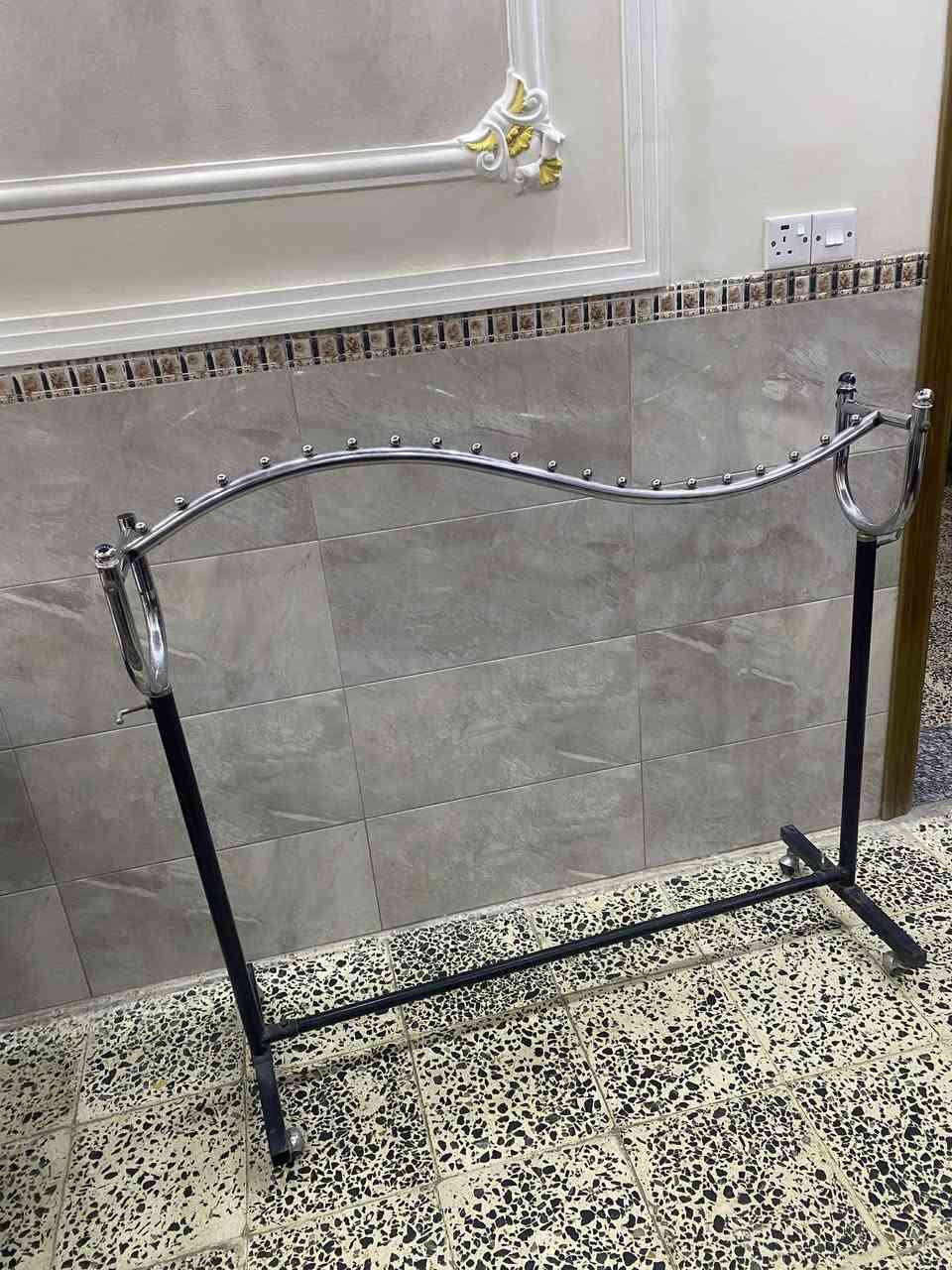 السلام عليكم ..
متوفر 75 ذراع 6 خرز نظيف جدا القطعه 900 دينار 
حمال رف نزال 25 سم 10 قطع سعر القطعه 500 دينار
بوري شخاط 12 قطعه سعر القطعه 3.5 
مليكانات اطفال عدد 3 سعر القطعه 20 الف
ستاند ديكور سعره 30 الف
مكاني بغداد توصيل محافظات ماعندي 
للتواصل خاص او واتساب ***********
