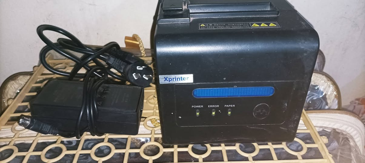 طابعة حرارية للبيع مع وصلة الشحن .. ما بيها اي مشكلة .. مع التوصيل 65 الف دينار


**إذا كنت صاحب هذا الإعلان وتريد حذفه لأي سبب، رجاءا أرسل رسالة إلى الدعم الفني**