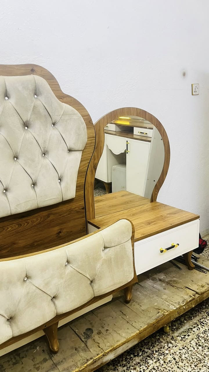 850 الف نضافه فوول كانتري 10 قطع رجلين خشب زان برغي وجوي حديد المكان بغداد مدينه الصدر يوجد توصيل اي استفسسار واتساب ***********
