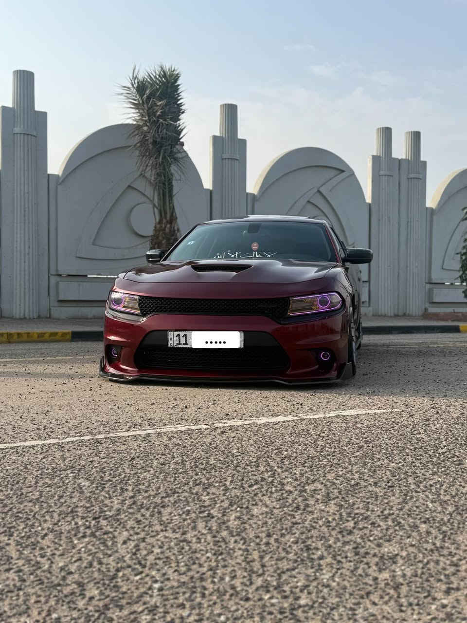 سلام عليكم
سكات باك 6.400🐝 دوج جارجر
سياره محتاجه خيال 💭
حادث قطعتين صبغ جاملق مع بنيد صور الحادث موجوده بلمنشور 
السياره فتحه كشن حضن تدفئه دركه تدفه
كشن كهرباء تحكم ستيرن شفتات هيتر مري
سياره جديده 
الاضافات العليها
داون بايب سل ستيل 3 انج
جوبلس اس ثري 3 كات باك المعرف لايعرف
دبات موبار وكاله اسود 
تفريغ البالك مع طلقات نغمه ولا غلطه
بوابات ريموت مرور ما مرور انسه
لد متحرك 360 حركه جميع الالوان 
ولف حماوه ريسنك شرط وكاله وبعده بضمان
برمجه البطل مصطفى ايكل🤍 اولاين فتح عقل دوانص مراوح شرط حماوه 85 العزم يخوف 🖤
كت كامل كاربون لحيه + دفيوزر خلفي لد متحرك + كفر مري بات مان + سكوب بوب +سكوب مثلث + دوس اس ارتي +زعانف دعامه خلفي كله كاربون 
 
شاشا كار بلي🪬

سياره ما متعوبه ماشيه 9 مايل 
 أبرز مواصفات دودج تشارجر سكات باك 2023 النداء الاخير 
لون مميز كرزي🍒 🍒♥️

 الأداء والمحرك

• المحرك: محرك 6.4 لتر HEMI V8 بالتنفس الطبيعي.

• القوة الحصانية: حوالي 485 حصاناً.

• عزم الدوران: حوالي 644 نيوتن متر (475 رطل قدم).

• ناقل الحركة: أوتوماتيكي ثماني سرعات (TorqueFlite).

• نظام الدفع: دفع خلفي (RWD).

• نظام العادم: مزدوج عالي الأداء مع صمام نشط لإصدار صوت مميز.

 المكابح والتعليق

• المكابح: نظام مكابح بريمبو (Brembo) عالي الأداء بأربعة مكابس في الأمام والخلف 

• التعليق: نظام تعليق رياضي مضبوط (Sport-tuned suspension) لتعزيز الأداء والتحكم.

• أوضاع القيادة: تتيح لك تخصيص إعدادات المحرك، وناقل الحركة، والتوجيه، والتعليق.

 المواصفات الخارجية

• التصميم: تصميم عضلي جريء ومميز لفئة سكات باك.

• الشبك الأمامي: شارة Scat Pack المميزة.

• الجنوط: جنوط ألومنيوم قياس 20 إنش بتصميم خاص لفئة سكات باك (قد تختلف حسب الحزمة).

• الواجهة الأمامية: غطاء محرك رياضي مع فتحات تهوية وواجهة أمامية مميزة (تختلف عن فئات SXT و GT).

• الإضاءة: مصابيح أمامية وخلفية بتقنية LED. متحرك 360 حركه

 المواصفات الداخلية والتقنيات (فئة "نص فل" أو ما يقاربها)

• المقاعد: مقاعد رياضية (عادة من القماش عالي الأداء مع "Scat Pack Bee")، وغالباً ما تشمل خاصية التدفئة و للمقاعد الأمامية في هذه الفئة.

• التكييف: تحكم أوتوماتيكي مزدوج في المناخ.

• شاشة الترفيه: نظام Uconnect بشاشة تعمل باللمس قياس 8.4 بوصة (أكثر شيوعاً في هذه الفئة).

• الاتصال: دعم Apple CarPlay و Android Auto.

• العدادات: شاشة عرض رقمية لمعلومات السائق قياس 7 بوصة في لوحة العدادات، تعرض معلومات الأداء (مثل مقاييس الأداء SRT/Scat Pack).

• المقود: مقود  بالجلد مع أزرار تحكم وتدفئة (غالباً).
 
سعر 280$ وبيها مجال لطيبين

رقم بغداد مشروع وطني وين ميعجبك تتحول

عنواني بصره حي المهندسين

للستفسار ***********
اسف ع الاطال الكلمه الطيبه صدقه
