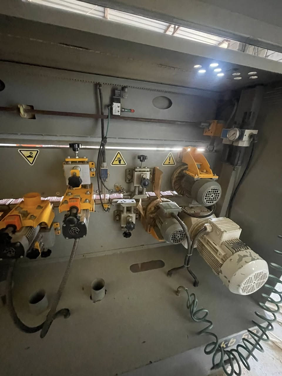 مكينة شريط 3مراحل للبيع ***********
