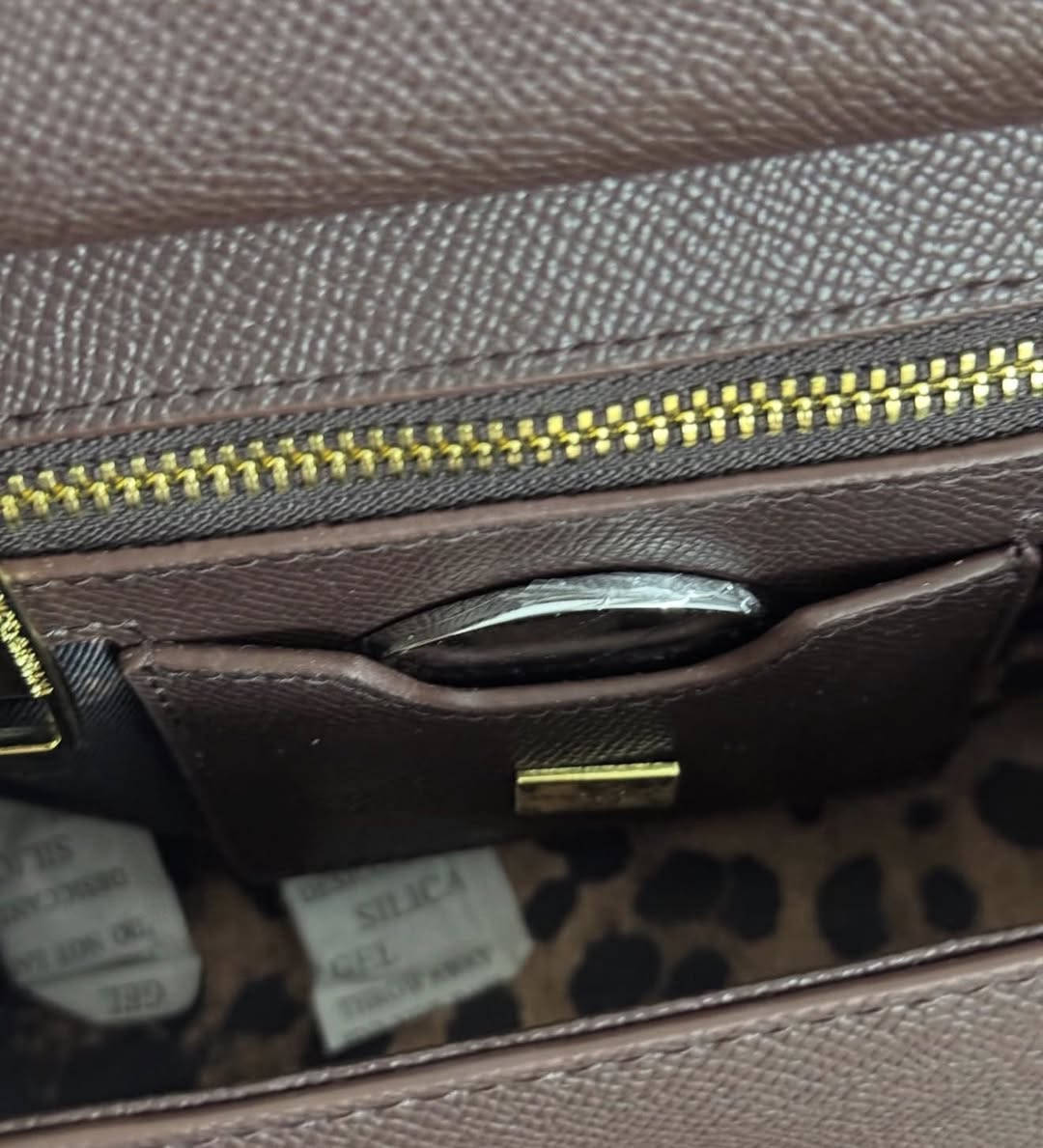 متوفر عندي جنطه ماركه D&G يجي بيها ستيله


**إذا كنت صاحب هذا الإعلان وتريد حذفه لأي سبب، رجاءا أرسل رسالة إلى الدعم الفني**