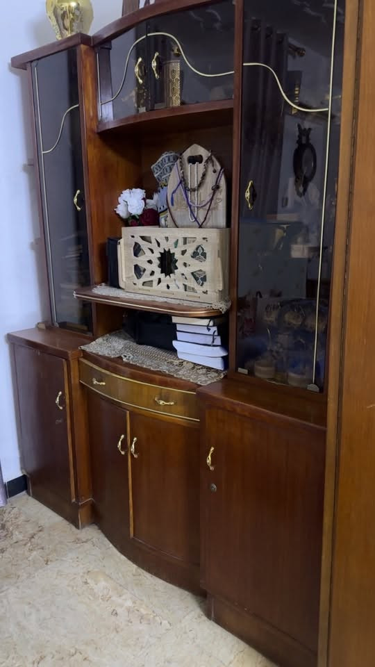 معرض صاج القديم الأصلي بسعر 100فقط العنوان بغداد حي الاعلام للتواصل واتساب ***********
