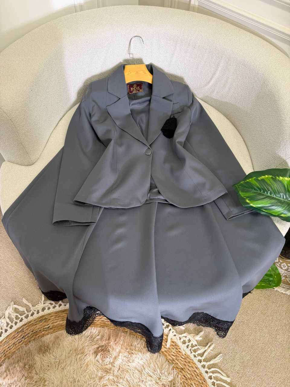 سترة مع تنورة❤‍🩹

خامة هوريم دابل تركي
38-40-42-44-46-48 بغداد, العراق


**إذا كنت صاحب هذا الإعلان وتريد حذفه لأي سبب، رجاءا أرسل رسالة إلى الدعم الفني**