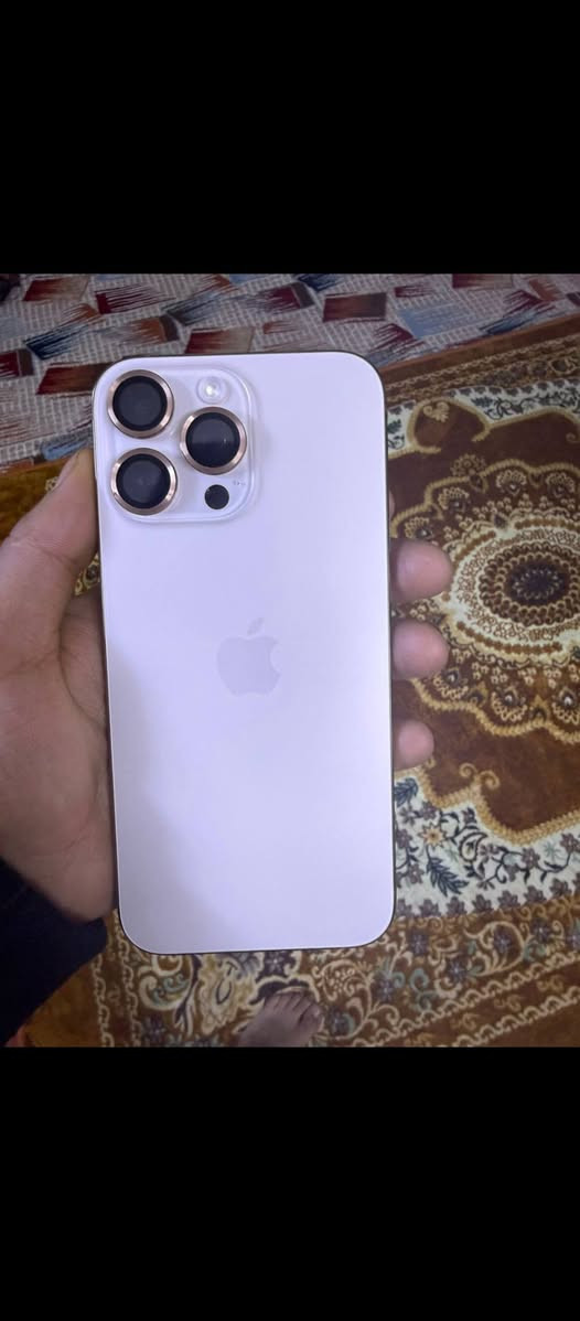 سلام عليكم جهاز ايفون 16 برو ماكس جهاز بعد جديد مستخدم قليل مشحون 122 مره والبطاريه بعده 100 جهاز كلش نضيف سعر مليون 400 يعني 1400 مكان بغداد جميله وهاذا رقم وتساب ***********
