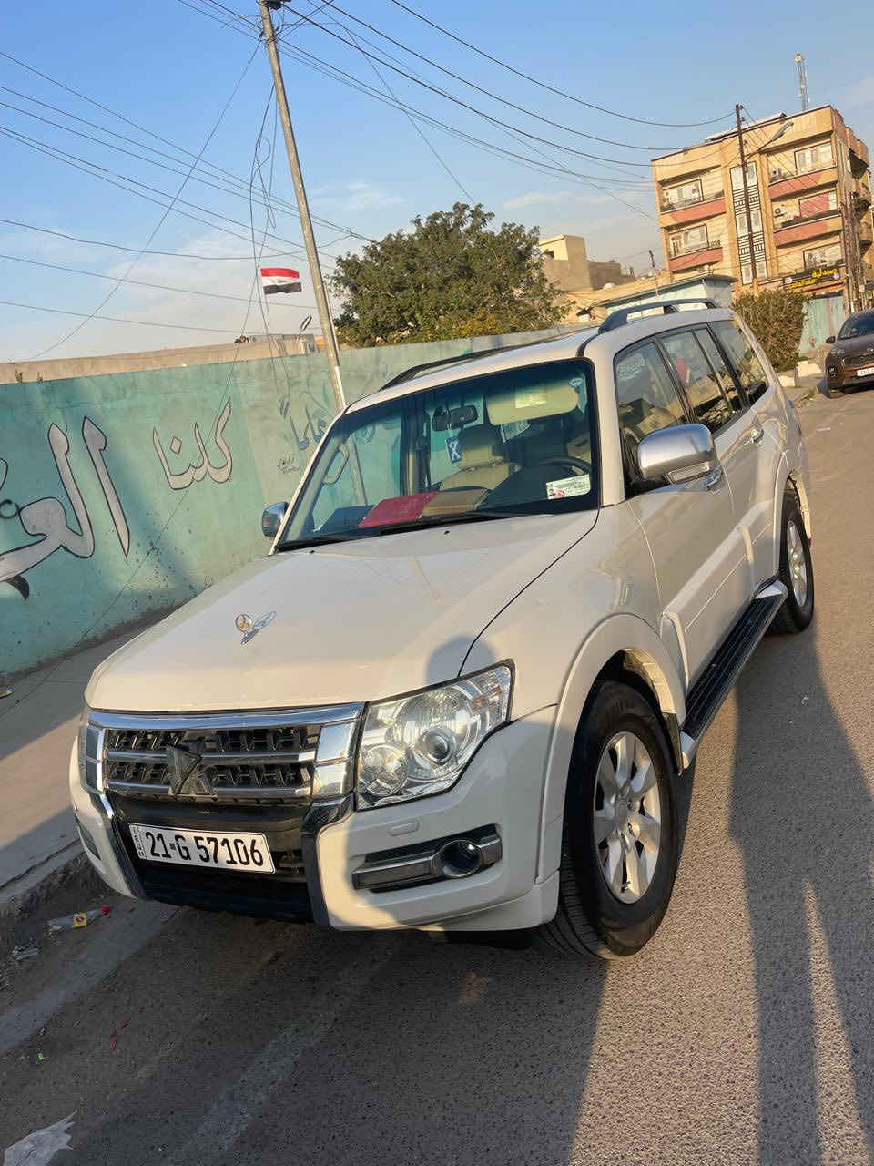 السلام عليكم باجيرو ١٤ خليجي بيها قطعتين اثر طخات فقط صبغ مكينه ٣٥٠٠ السعر ١٥٠  المكان بغداد الكرخ ***********
