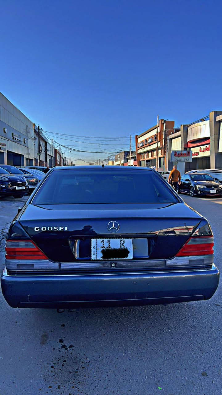 السلام عليكم مرسيدس شبح s600-v12 السياره بدون حادث فقط كلير للجماليه ومغلفه ppf رقم بغداد الجديد بأسمي السياره ١٢ سلندر وفتحة سقف أبواب شفط صدرك شفط دبل جام مري كهرباء داخل جلد اسود كهرباء وخزن ميموري وتدفئه تبريد برده خلفيه كهرباء جام اربعه اوتو كهرباء ومثبت سرعه تجوات خلفيه كهرباء ومانع انزلاق ستيرن كهرباء ايرباكات كامله  السعر ٩٠ ورقه وبيه مجال للاتصال ***********
