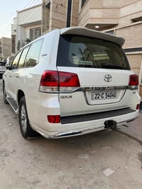 لاندكروز 2017 فطيم اصل فول 1/1  السياره جديده بمعنى الكلمة استخدام شخص...