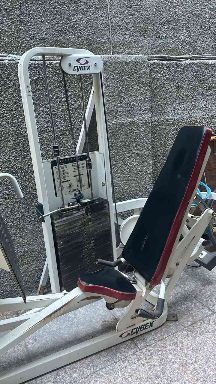 للبيع بأنسب سعر لعدم التفرغ ، جهاز ضغط Leg press شركة سايبكس أصلي ثقيل جداً جداً ، الأوزان ثقيلة مال محترفين
الجلد والدوشمة مالته نظيفة كلشي ميحتاج ، الجهاز شغال بالكامل لكن متروك
مكانة بغداد  للتواصل على الرقم ***********
