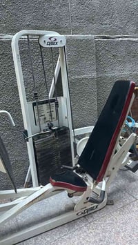 للبيع بأنسب سعر لعدم التفرغ ، جهاز ضغط Leg press شركة سايبكس أصلي ثقيل...