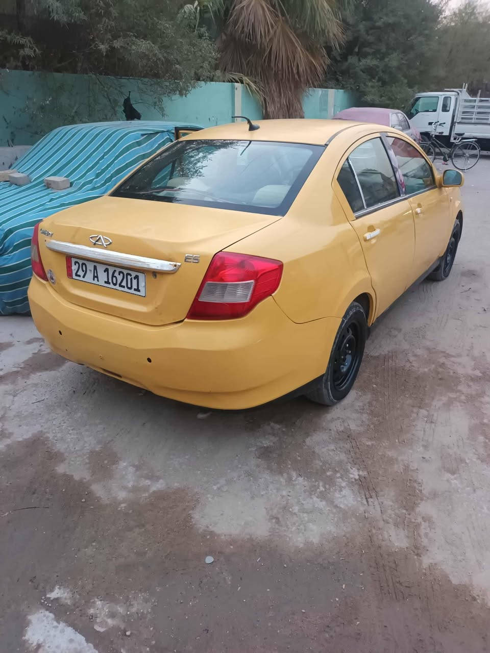 سلام عليكم شيري اي فايف ٢٠١٤ كير محرك كورله بكاجو تبريد تخم تاير نضيف رقم واسط دولي امصفره هيه او غرامات سنويته امجدده ٢٩ المكان بغداد الجديده الرقم ***********السعر ٤٥ او بيه مجال حك الجيه
