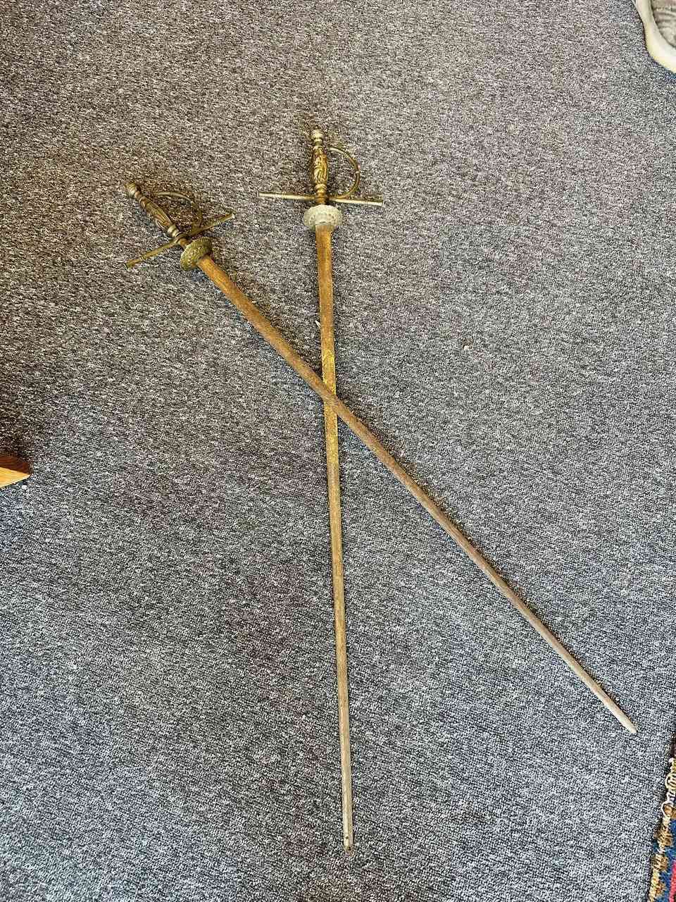 سيوف اسبانية انتيك  القبضة نحاس
*********** واتساب المحل في السليمانية يوجد توصيل
