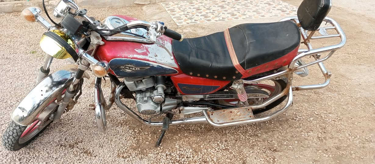 دراجة للبيع شغاله كلها عوزه ترتيبات نكره سلف كلك كلك موديل ٢٠١٩ مكانه نجف ابو صخير  سعره ٣٢٥ وبيه مجال الشراي متواجد ع الفيس ***********
