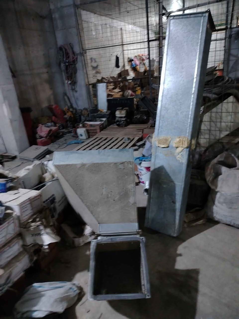 للبيع دكت مع مرشحة المنيوم  تنفع للمطاعم والمنازل استخدام قليل مكاني الكرادة الاتصال على الرقم *********** تصفية التصفية بسعر مناسب بغداد, العراق
