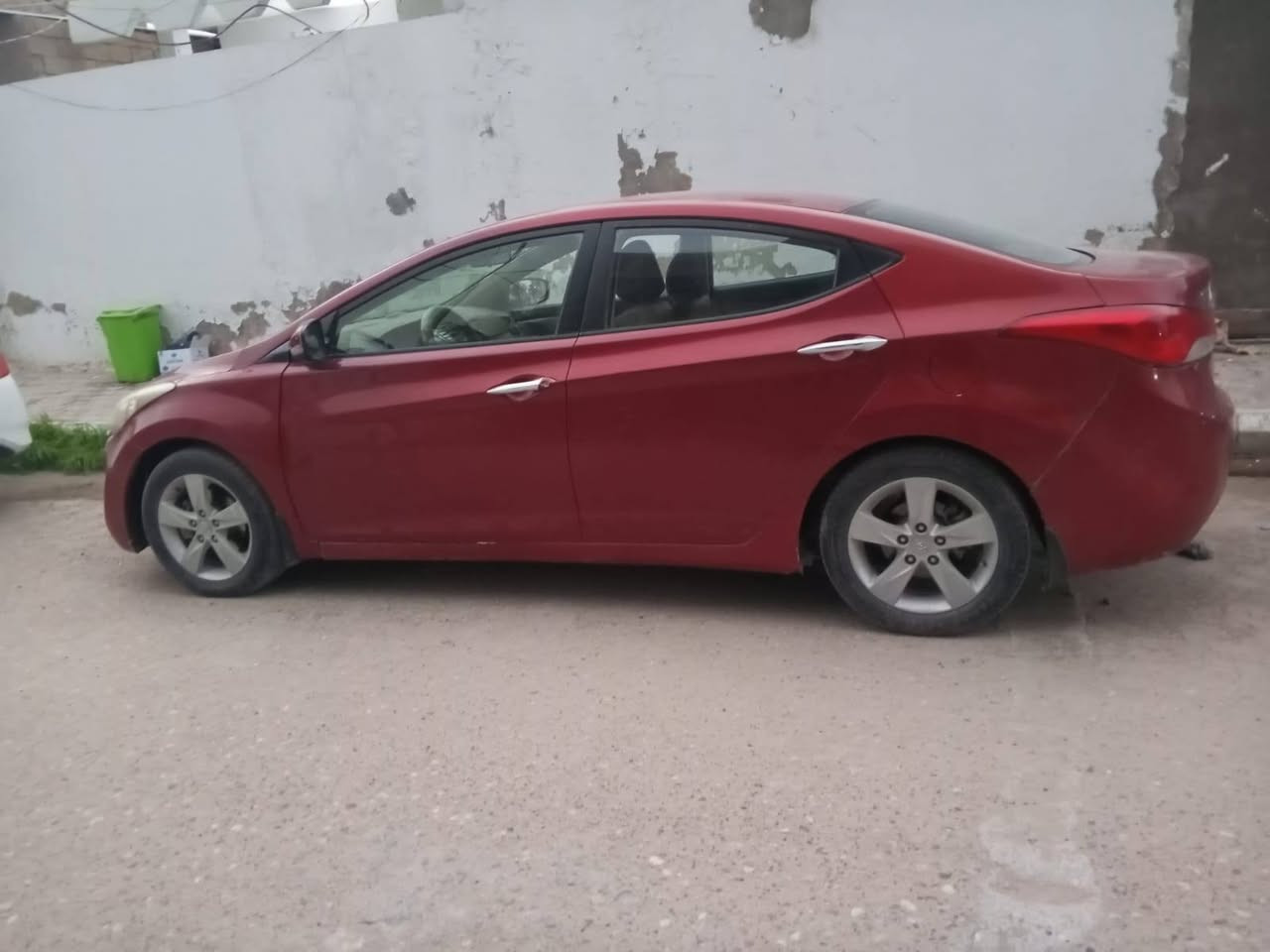 النترا خليجي ٢٠١٤ فول موصفات ١٦٠٠ مكينتها شرط
السياره بيها بابين مبدلات نفس الون بدون ضربه عابره شرط
تخم تاير 
تبريد شغال 
باسمنه السياره 
مداور ثاني يوم 
مكانها السماوه 
السعر ٩٥ وبيها مجال بسيط 
***********
