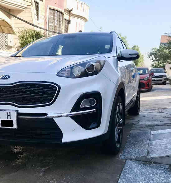 كيا سبورتج ( ٢٠١٩ ) خليجية ماشية ( ٤١ ) مكفولة كفالة عامة من الضربة والصبغ والبارد والفتح والتبديل والرصعات والشخوط  . رقم بغداد الدولي الجديد ( بأسمي ) هزة جديدة وسنوية مجددة لغاية ( ٢٠٣٠ ) محرك ٢٠٠٠ دوش تخم تاير وبطارية جدد داخلها جديد أستلام علئ ايدنا من الزيرو من شركة المجموعة الدولية مواصفاتها الاعتيادية مع شاشة وكامرة . أخواني السيارة جديدة وجاهزة بدون اي نقص بعدها علئ وضع الشركة وللتواصل ( *********** ) ومكاني بغداد - الكرادة  .
