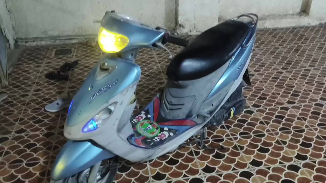 السلام عليكم ورحمة الله وبركاته ماكس منغولي استعمال قليل صارلهه شهرين من نازله من رمبه دراجه جديده خير من الله تجي تفحص وتشوف وتجيب فيتر وياك مكفولة من كلشي ب900وبيهه مجال قليل مكاني حله شارع 30 رقمي ***********
