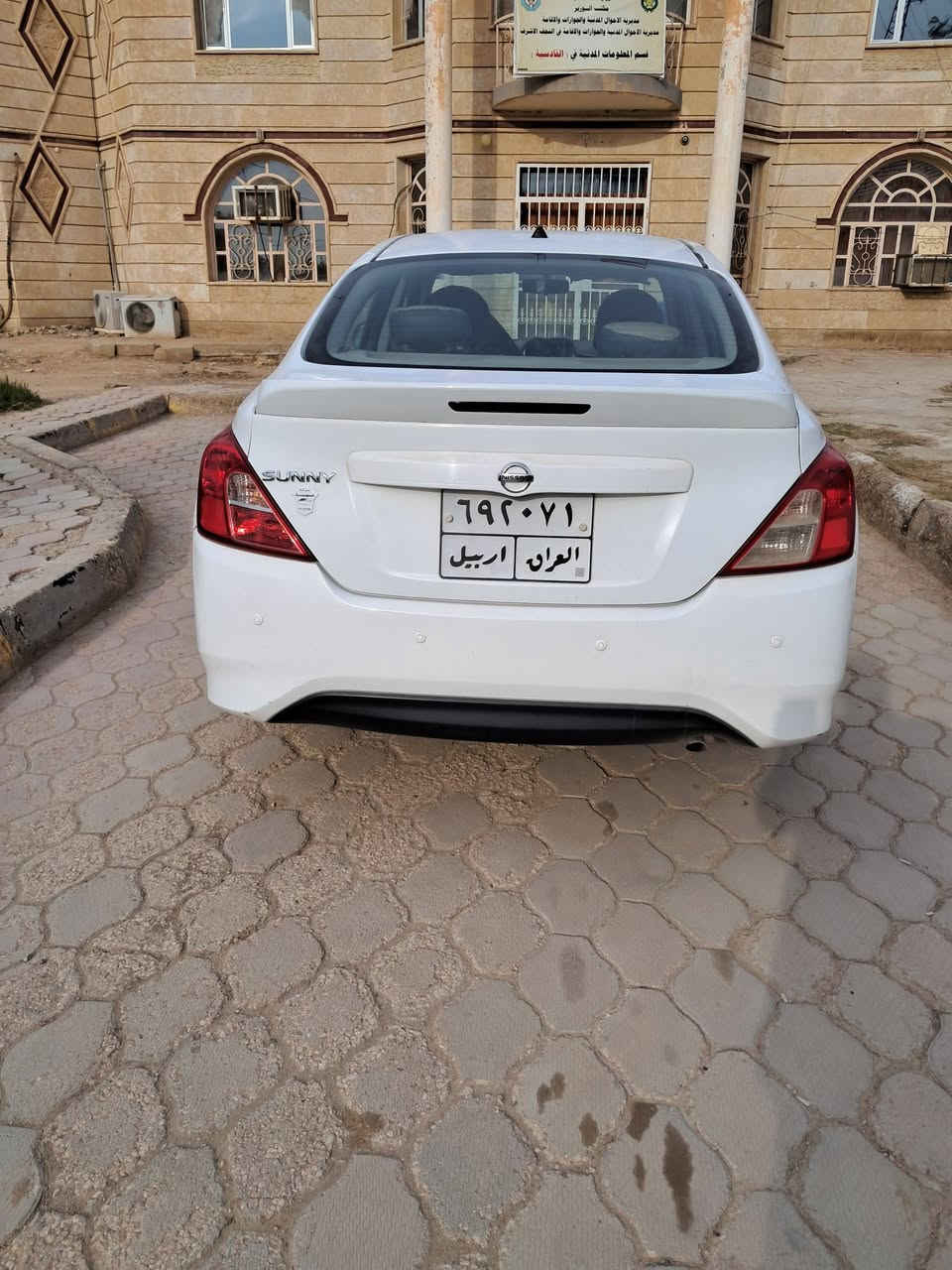 السلام عليكم ورحمة الله وبركاته
صني هندي بليتة زركة صنع ٢١ اربيل باسم الشركة بيها قبق جنطة مبدل باخرى تايوان و رصعتين صغيرتين فقط بدون اي صبغ والباقي كفالة كير ومحرك تبريد وتدفئة ما مفتوح بيها برغي واحد من الدعامية للدعامية  اشتريتها زيرو ولحد الان عندي مطلوب ١٠٥ مكاني نجف ابو صخير ***********  تلفون و واتساب
