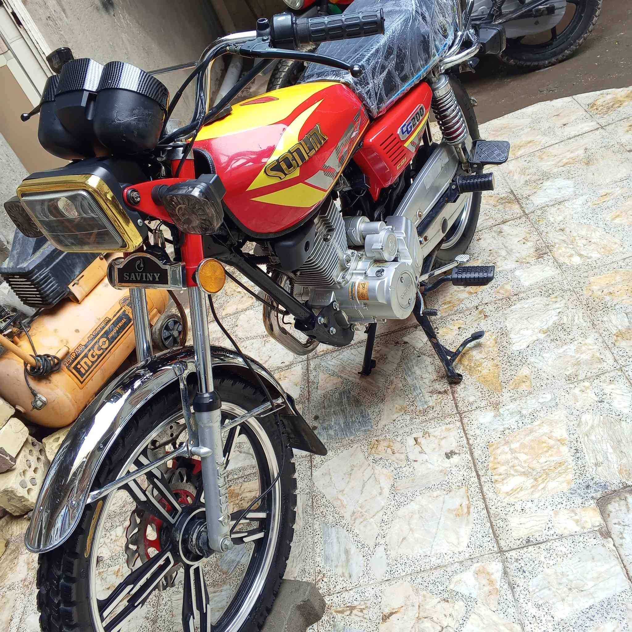 يا الله سلام عليكم ايراني موديل 24 شكل 25 إدراجه جديده ونظيفه ما بيها اي نقص رايدها ٧٠٠ وبيها مجال حك الجيه مكاني بغداد الغزاليه رقمي  ***********
