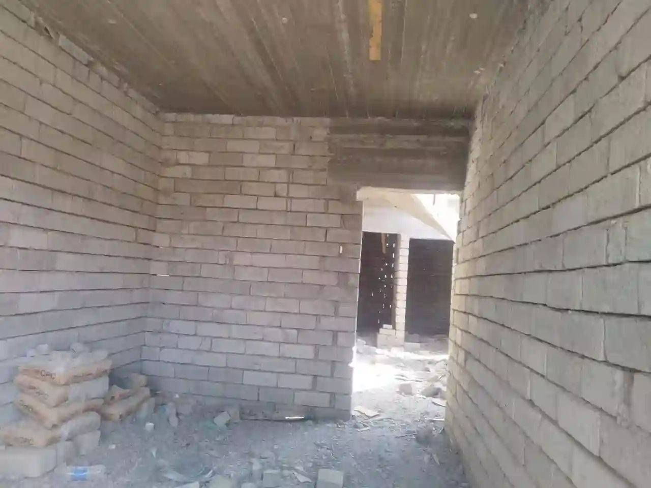 هيكل 150متر مثنى خلف الشهداء 
غرفتين نوم صاله استقبال شغل درجه اولى
للبيع او مراوس بيت كامل ولفرق امده
***********
