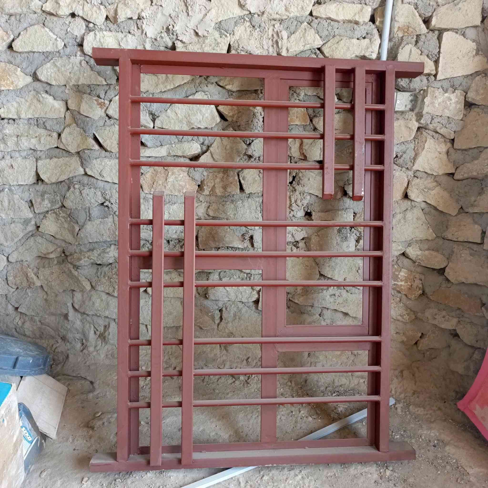 شبابيك عدد اثنين للبيع بعدهن فصال جديد ما مستخدمات 
1. العرض 1.5 طول 2 متر
2. العرض 1 طول 1.5

للاستفسار ***********
