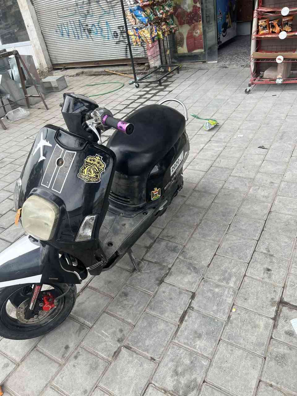 سلام عليكم مكس بوليس لبيع سعر 450وبيه مجال لعنون  
مدينه صدر رقم***********
