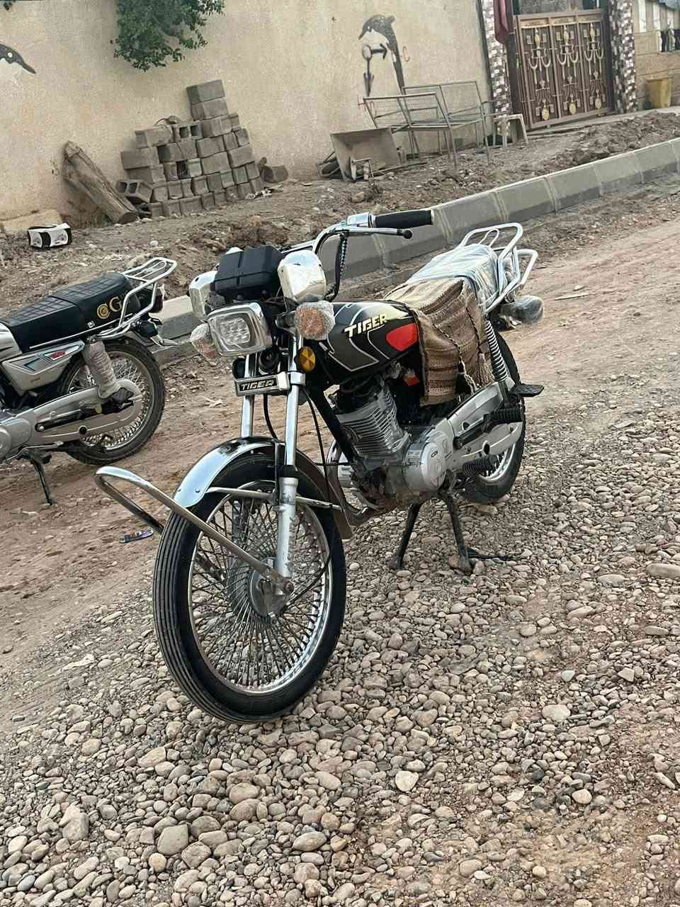 سلام عليكم عليكم دراجه تايكر ٢٠٢٠ دراجه كهربائيات شغله محرك شلعه اشك الكاع للاستفسار اتصال خاص ما متواجد 
 ***********
