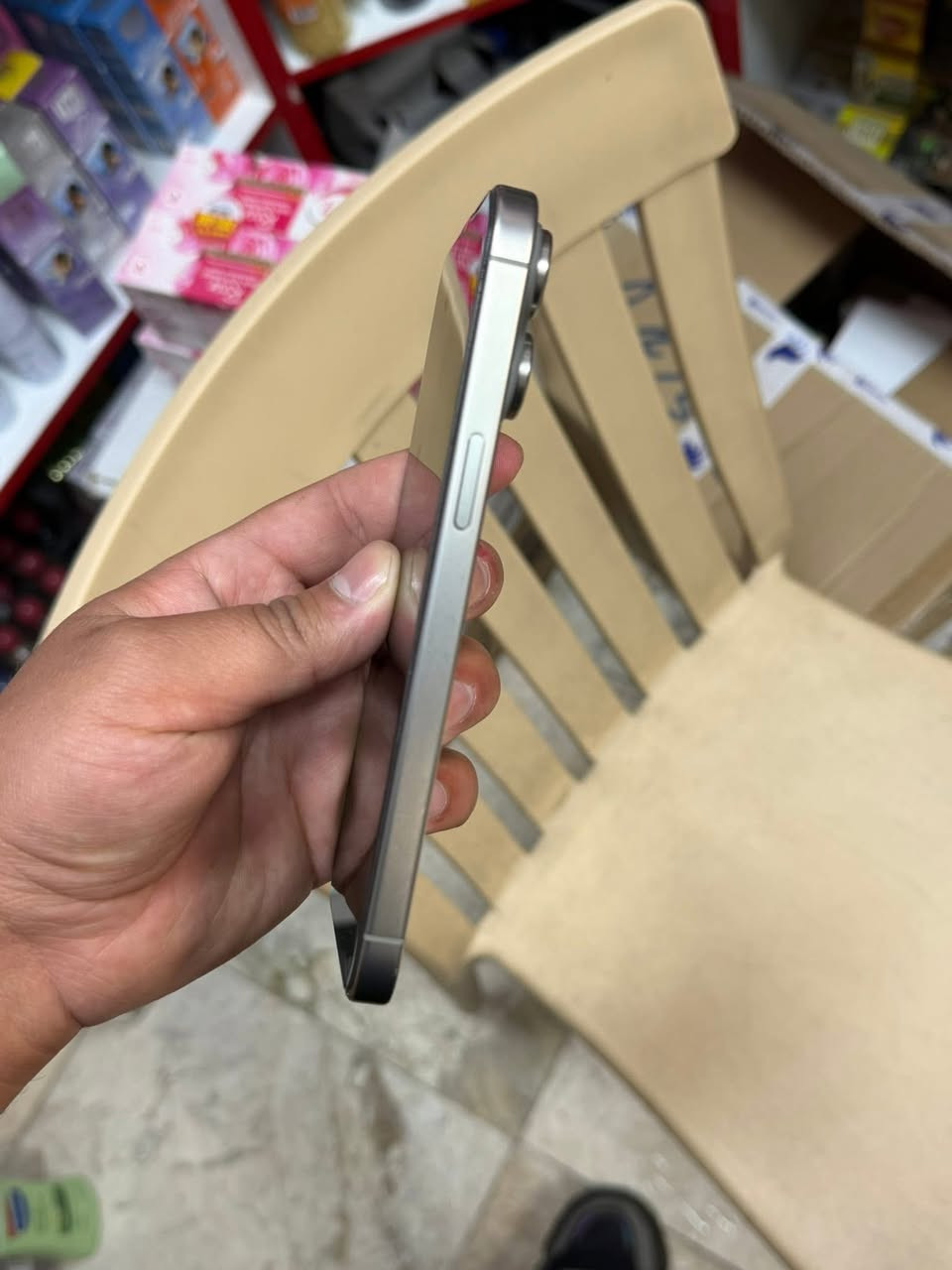 iPhone15 pro max
ايفون15 برو ماكس 

ذاكرة:256

جهاز نظيف 

نظافه100%

مبدل بس بطاريه مال تفصيخ

بطاريه100 مشحون65مره%

جهاز بدون غراض 

مكان شعله 

***********

السعر900
