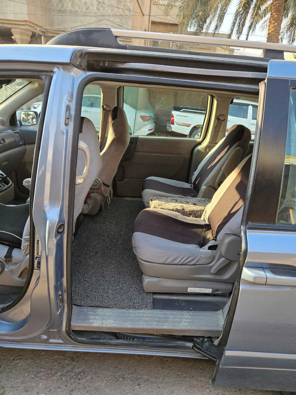 سيدونا امريكي ٢٠٠٩ 
٧ راكب 
رقم مميز 
تبربد تدفئه فول 
صدر جديد 
غرفتها نضيفه ما بيها اي نقص 
سياره بيها قطعتين صبغ باب خلفي وجاملغ وهلال جها عكس السايق  
المحرك بحاله ممتازه نوزلات بلكات كلها جدد 
سياره صافيه وناعمه استخدام داخلي سياره ما متعوبه ومال جناي . 
سعر ١٣٠ وبيها مجال للشراي 
سياره مكانها هيت للاستفسار ***********
