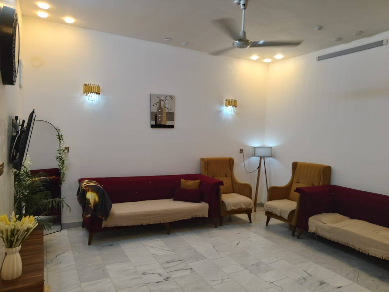 بيت 152م بحي الوحدة قرب الموحده وقرب القطاع الصحي والسوق على شارع ال15 سعره غالي 250 مليون شغله درجه اولى من عمل أو مواد
مكتب الإخلاص للعقار
واتساب ***********
