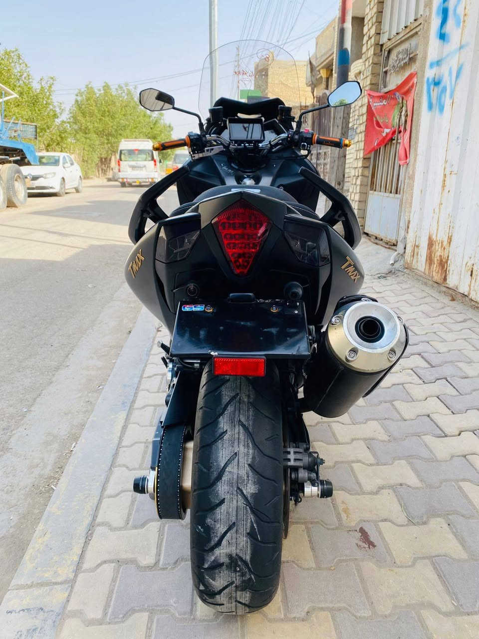 السلام عليكم.. TMAX 2017.. ايرون مااكس اعلى فئاا
مكفوله كفاله عامه شاشه و3 كامرات دشبول ابيض فجوج وعنابير برنمبو ايطالي تايرات اصلي ولدراجه كلها عل مزاد برغي ما مفتوح بيها وكاله بمعنى الكلمه
ماشيه 37  بغداد الشعب (***********)
