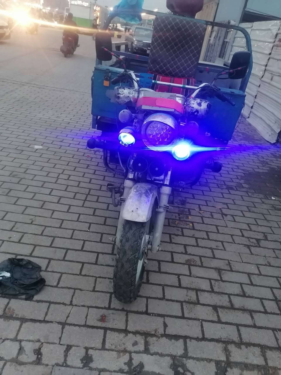 سلام عليكم ستوته البيع وراق صوالي مديل 2018محرك 2025 بيه الحيم بركبه قليل مال جناي كهربات شاقله  سعر 1300 وبيها مجال مليون وثلاث ميه تصل مكلف بنشر مكان بغداد مدينه الصدر ***********
